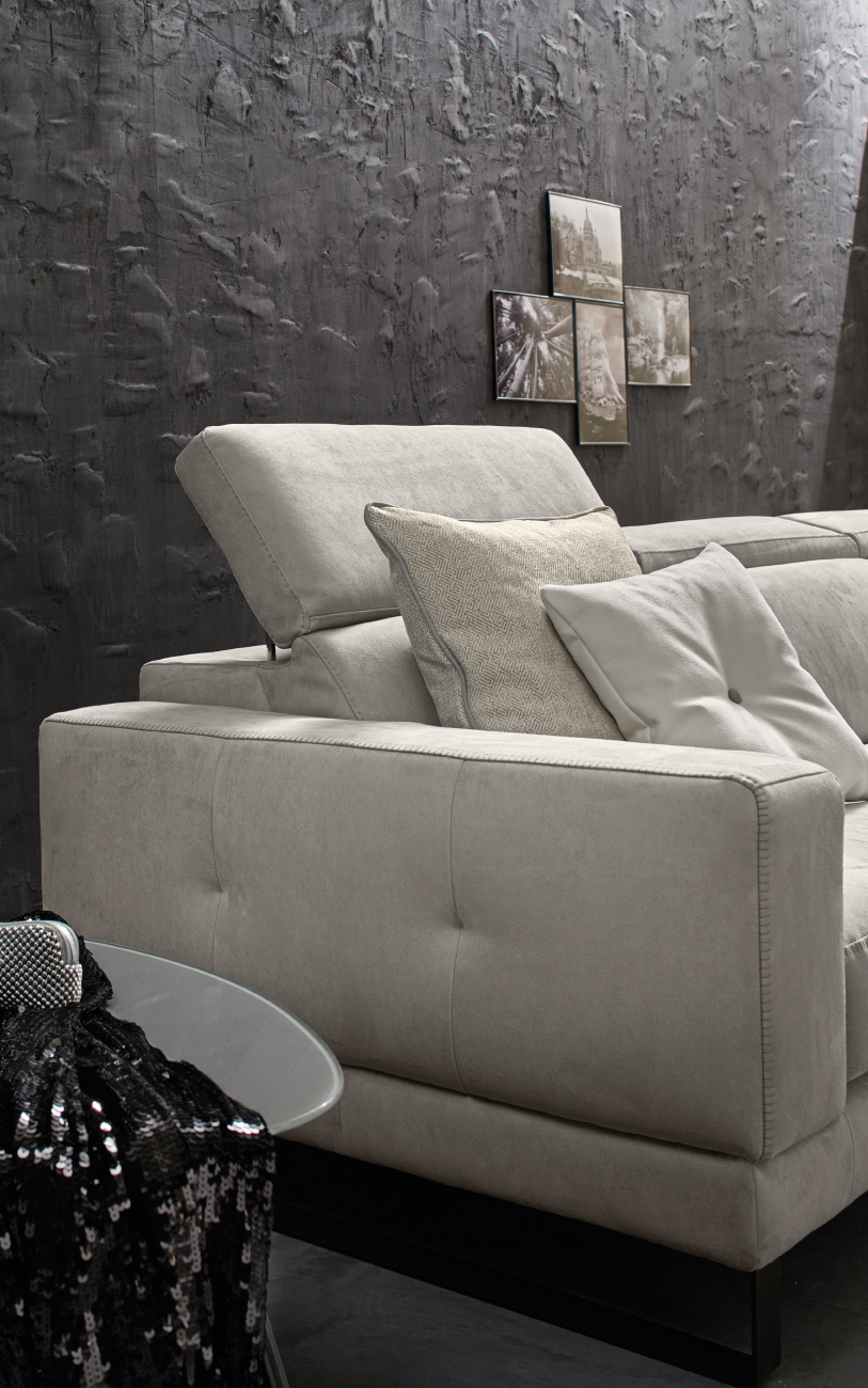 RICCARDO divano in similpelle chaise longue particolare3