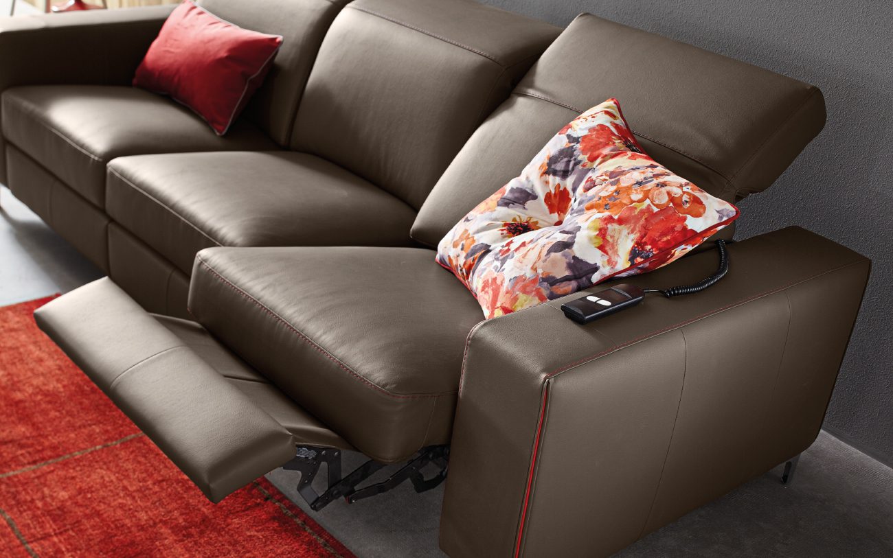 TREVOR divano in pelle 3 posti meccanismo relax particolare3