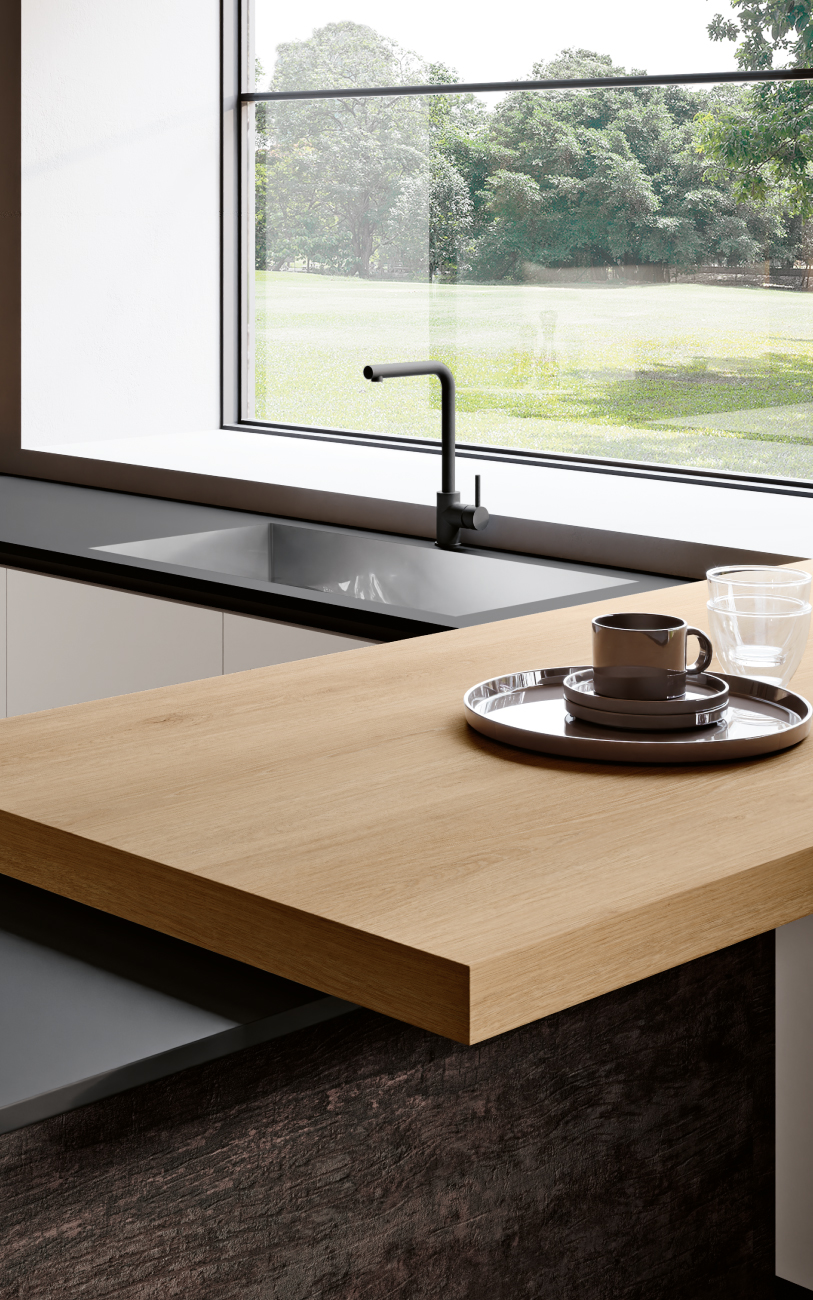 dm0684 Cucina con penisola in PET particolare piano penisola