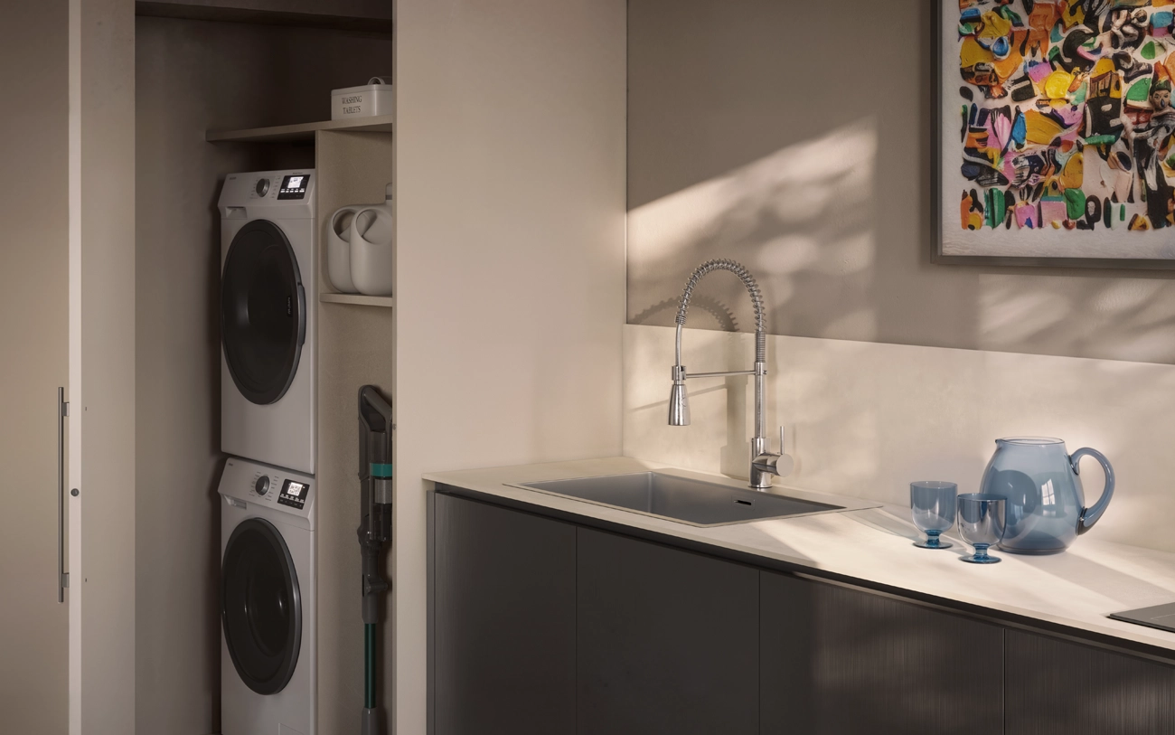 Cabina lavanderia integrata in finitura Orzo e Piano in Gres Project Bianco Creta Naturale